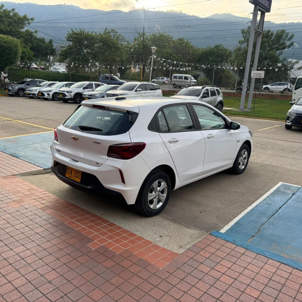 ONIX LT TURBO AC 1.05P 4X2 TM 2024 QIK202_7