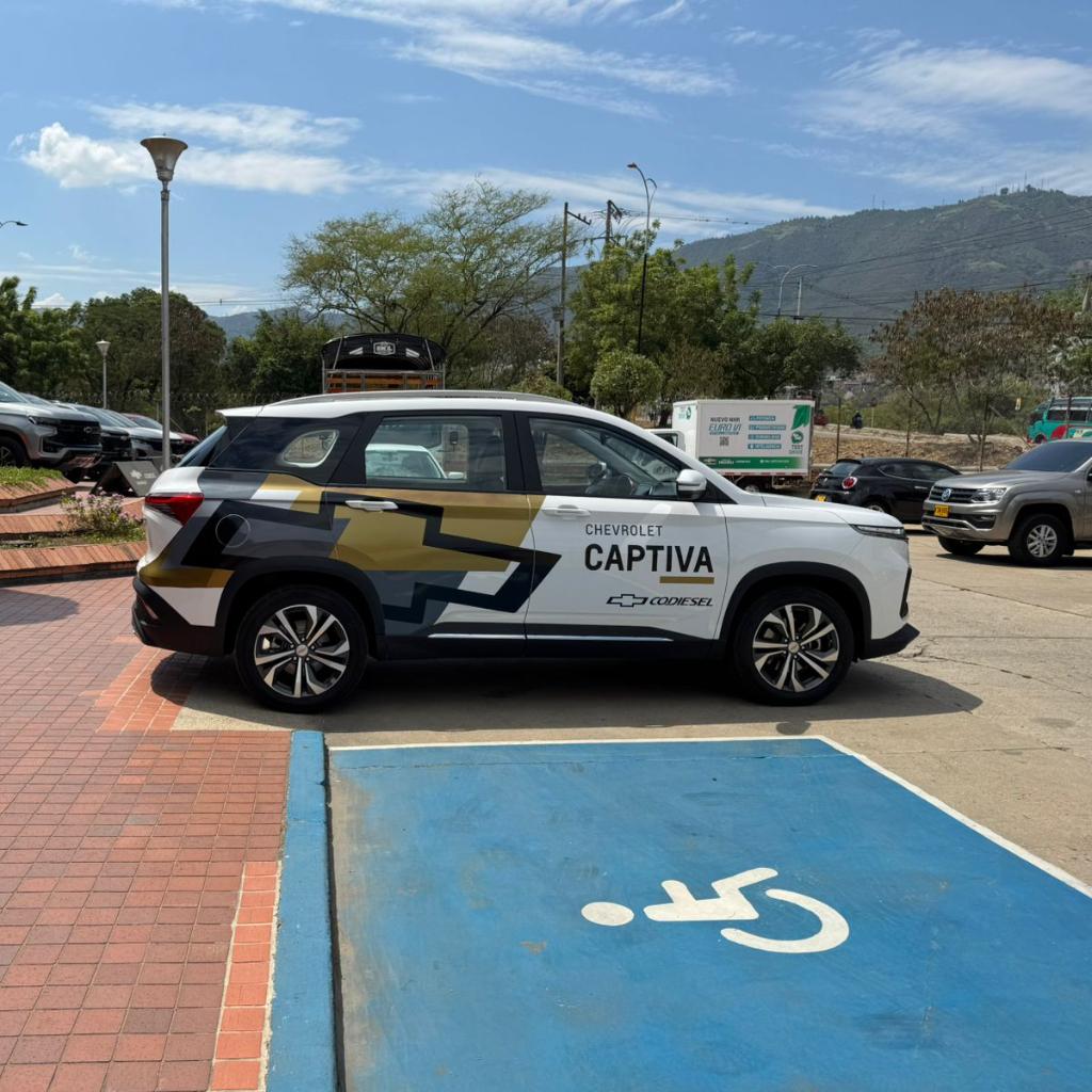 CAPTIVA TURBO PREMIER AT  2025 LGZ858_8
