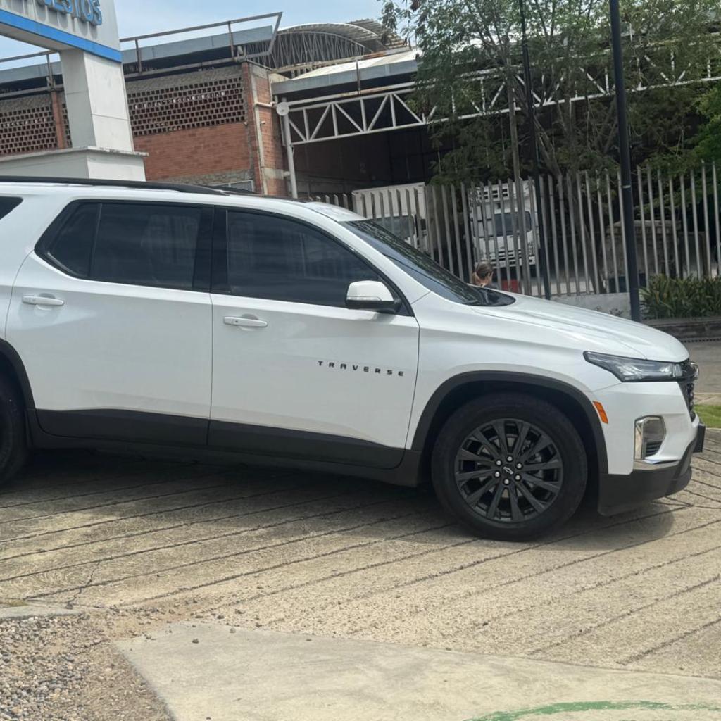 NEW TRAVERSE 3,6 RS AT AWD BLANCO NIEBLA 2023 LOZ782_9