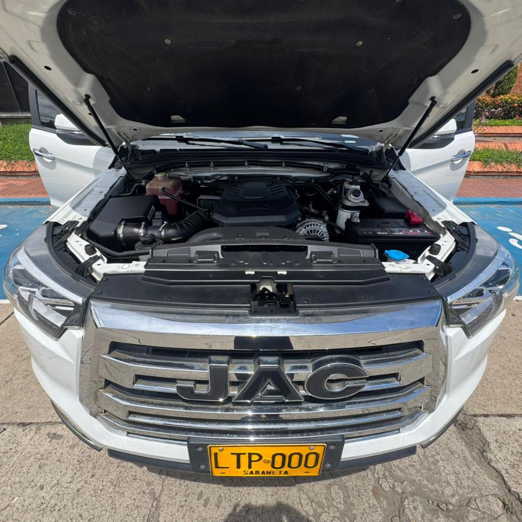 JAC HFC1037 T8 COMFORT MT 2000CC TD 4X4 MODELO 2024 LTP000_11