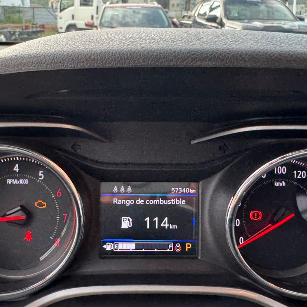 TRACKER TURBO 1.2 PREMIER AT 2021 GYW343_17