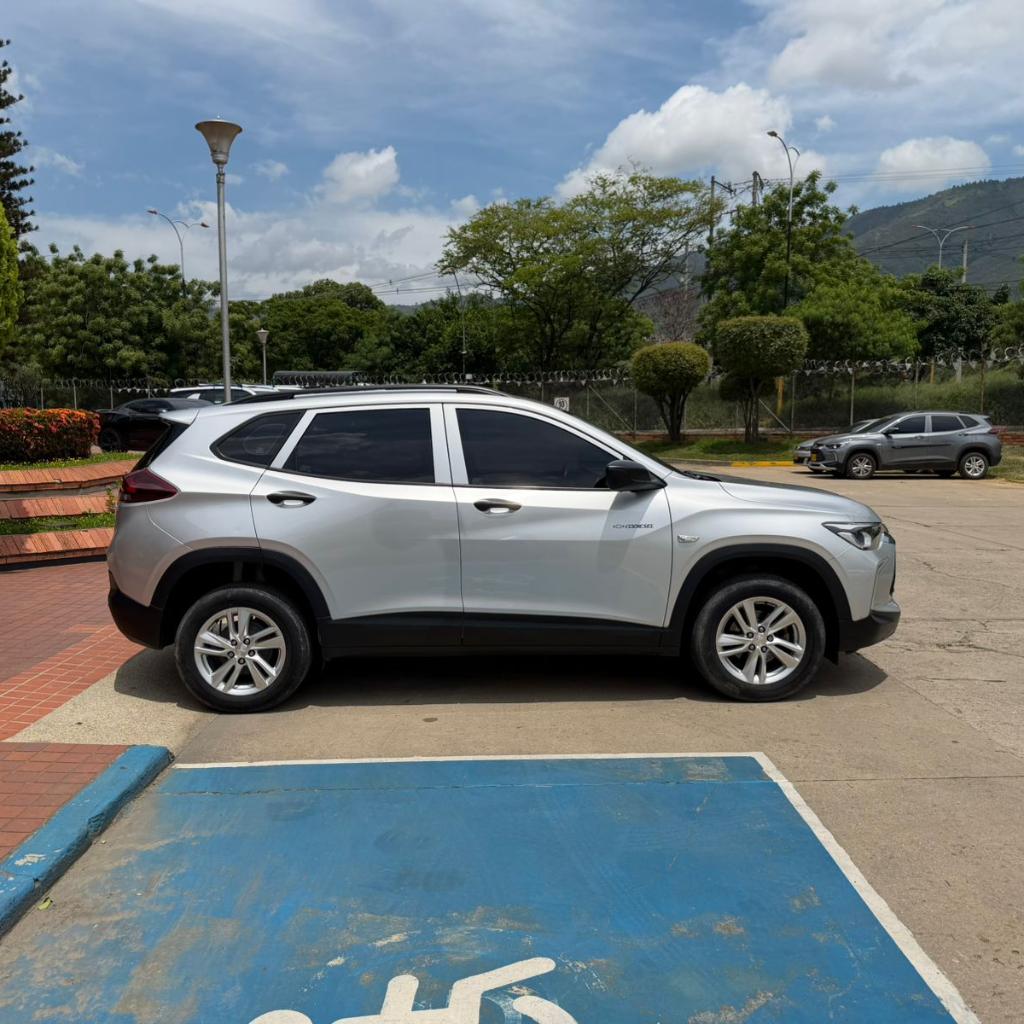 TRACKER TURBO 1.2 LS (D) MT 2023 LTZ208_8