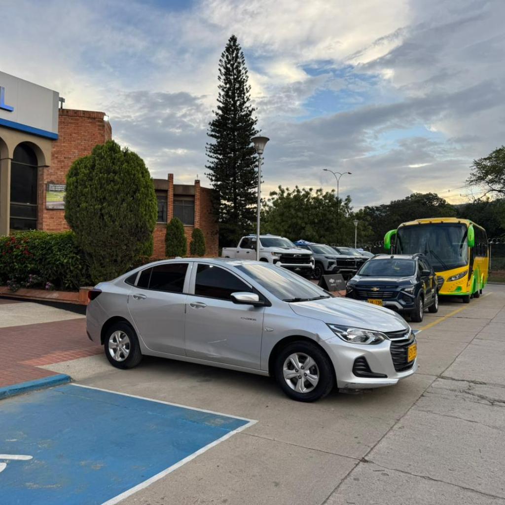 ONIX LT TURBO AC 1.0 4P 4X2 TA 2022 LFX739 _9