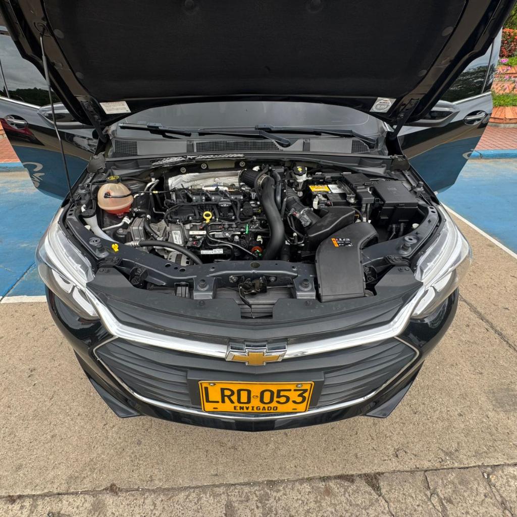 ONIX PREMIER TURBO AC 1.0 5P 4X2 TA 2023 LRO053_11