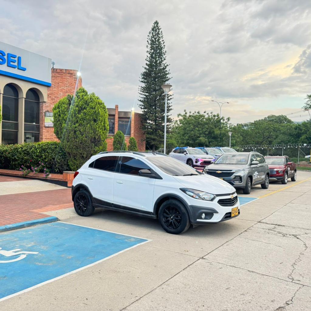 ONIX 1.4L ACTIV MT MCM 2020 GQX607_1