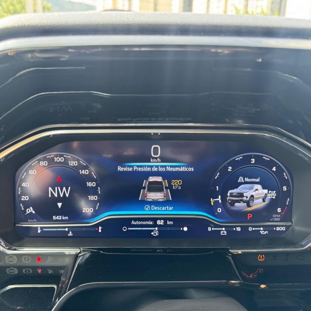 SILVERADO Z71 AT NEGRO  2024 LHK683 _16