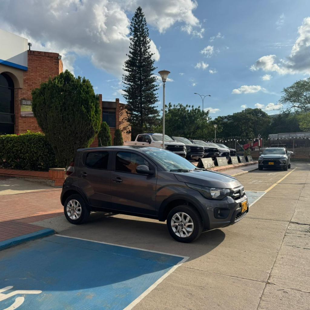 MOBI LIKE MT 1000CC 5P 2024 MYL139_1