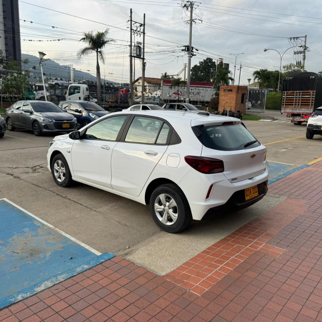 ONIX LT TURBO AC 1.05P 4X2 TM 2024 QIK202_5