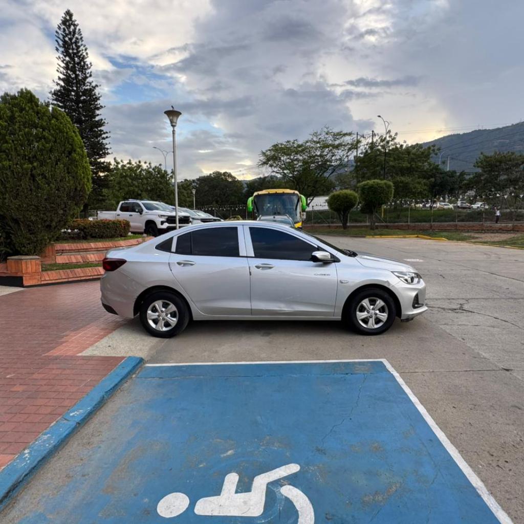 ONIX LT TURBO AC 1.0 4P 4X2 TA 2022 LFX739 _8