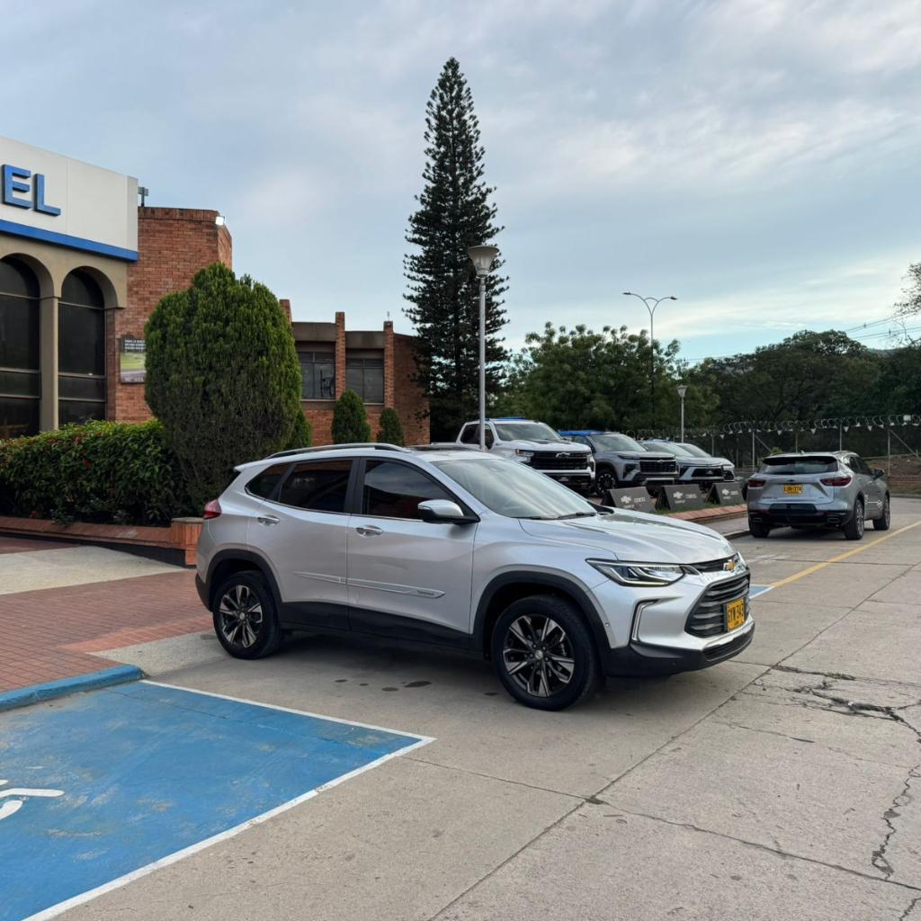 TRACKER TURBO 1.2 PREMIER AT 2021 GYW343_9