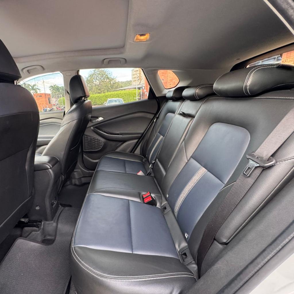 TRACKER TURBO 1.2 PREMIER AT 2021 GYW343_13