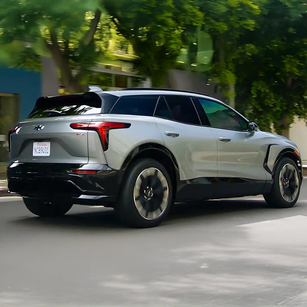 CHEVROLET BLAZER EV RS_2