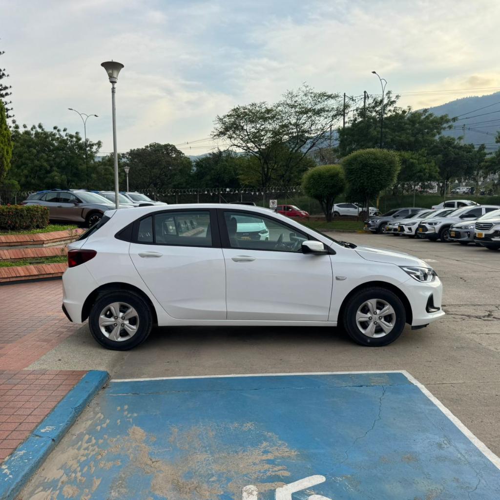 ONIX LT TURBO AC 1.05P 4X2 TM 2024 QIK202_8