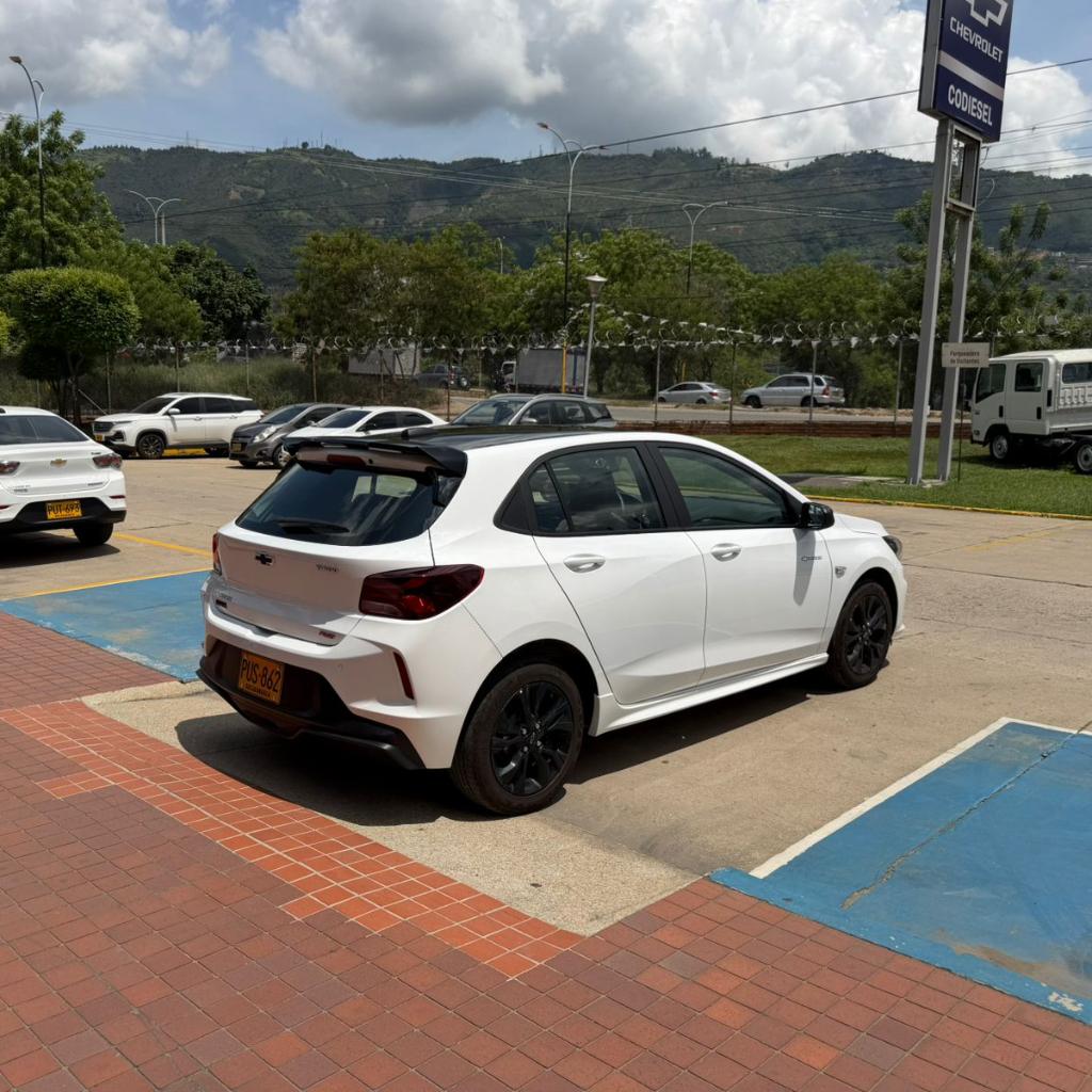 ONIX RS TURBO AC 1.0 5P 4X2 TM 2025 PUS862_7
