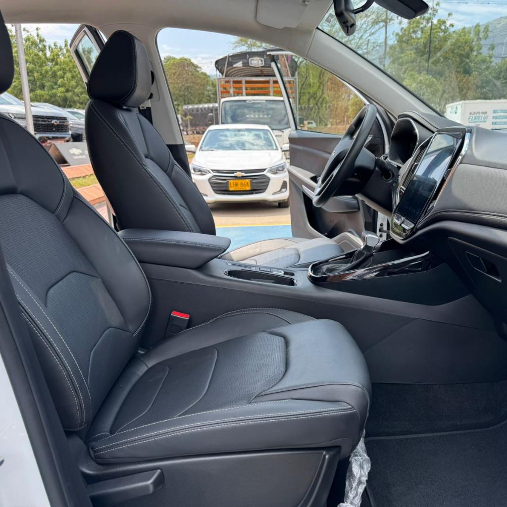 CAPTIVA TURBO PREMIER AT  2025 LGZ858_14